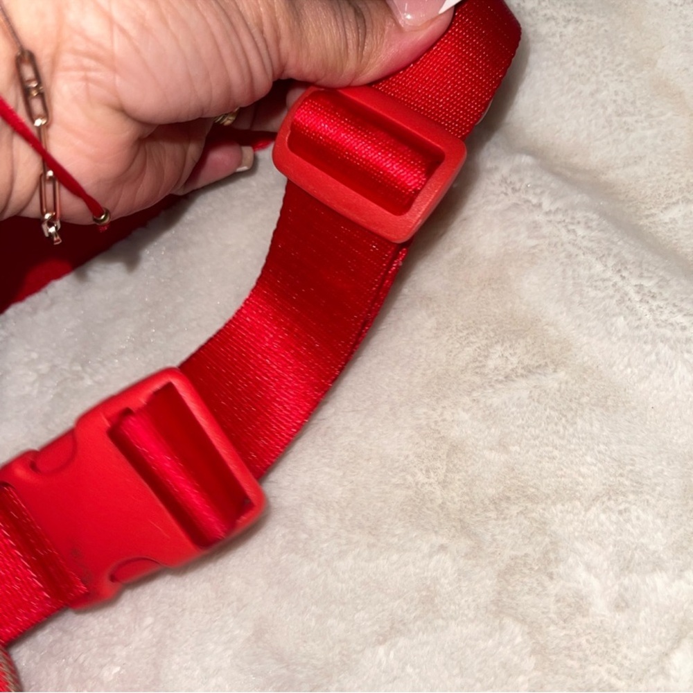 NWT ❤️ Lululemon True Red Everywhere Belt Bag 1L - Picture 4 of 9